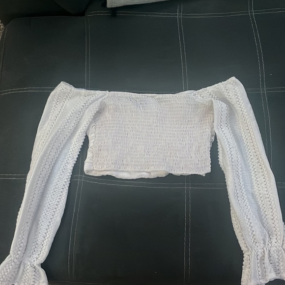 Cropped white blouse - Picture 2 of 4